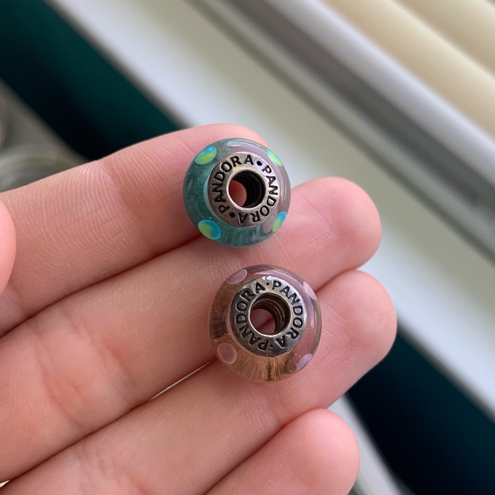 PANDORA: set of two beads